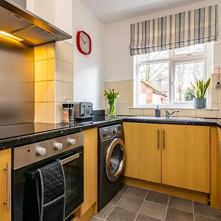 Lovely 4Bdr Home- Off Street Parking Sleeps 7 Nottingham Exterior photo