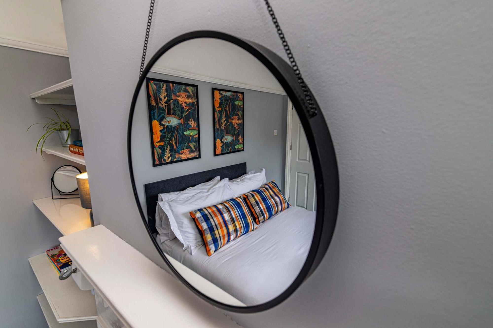 Lovely 4bdr Home- Off Street Parking Sleeps 7 Villa Nottingham