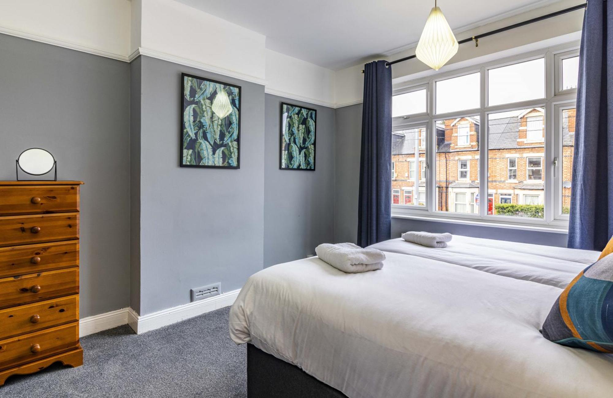 Villa Lovely 4bdr Home- Off Street Parking Sleeps 7 Nottingham